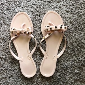 NWT Valentino dupe Flip flops Beige Sz 9